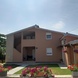 Dora Porec